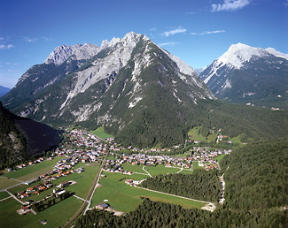 Luftbild von Scharnitz