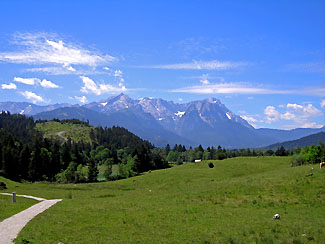 Blick auf das Wettersteingebirge